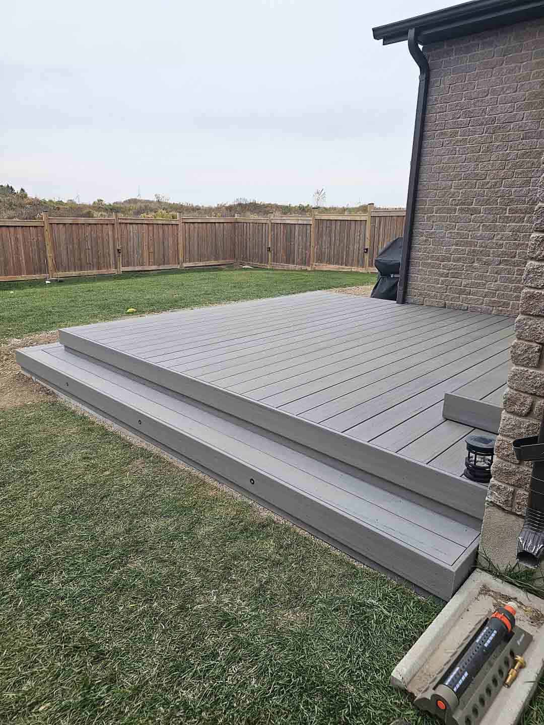 Low grey composite platform deck.
