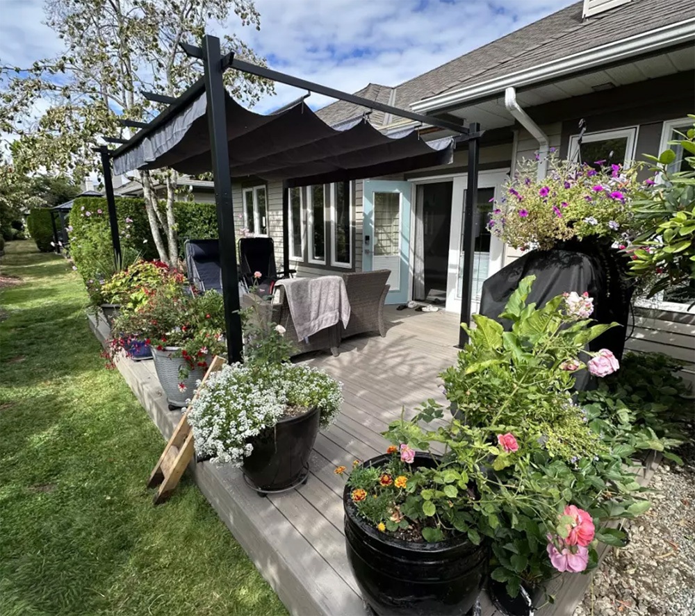 TruNorth decking in the warm ‘Hazelwood’ colour, Surrey BC
