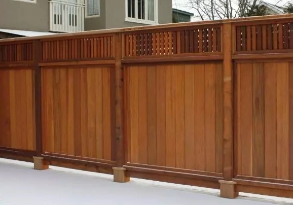deck fence with latice