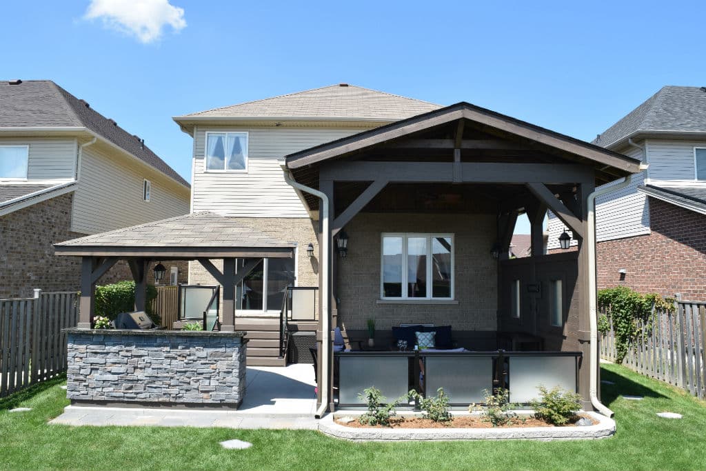 covered patio and separate grillzebo