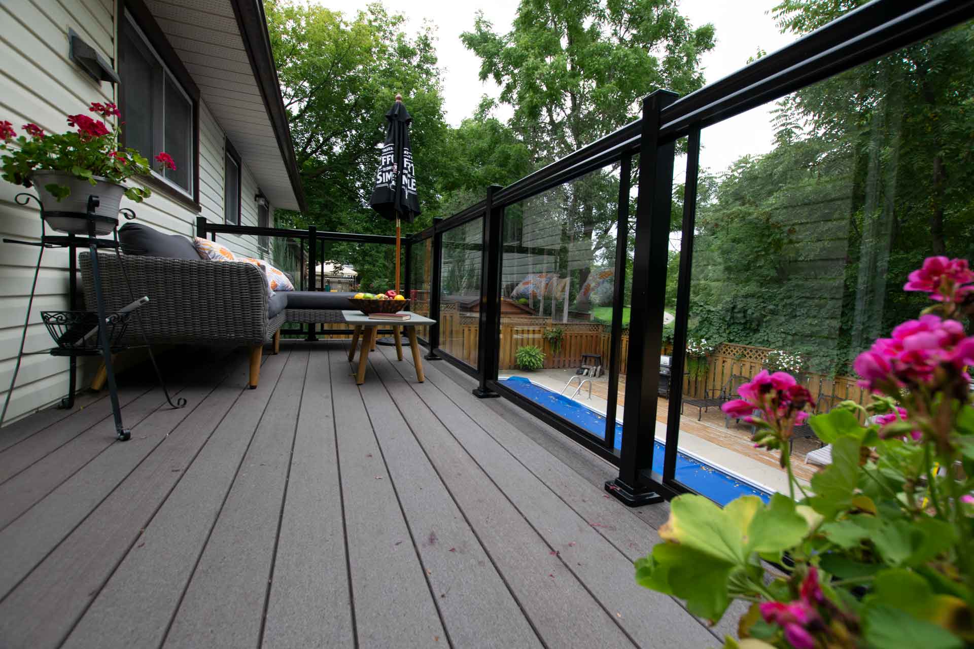 deck with rails