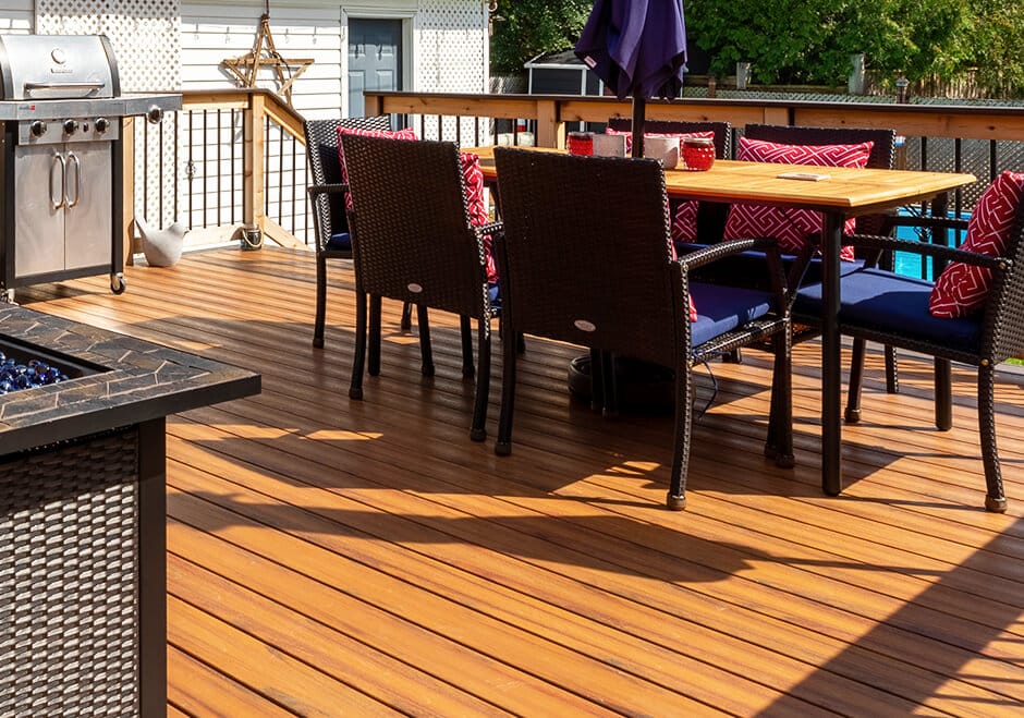 patio table and chairs on raised deck