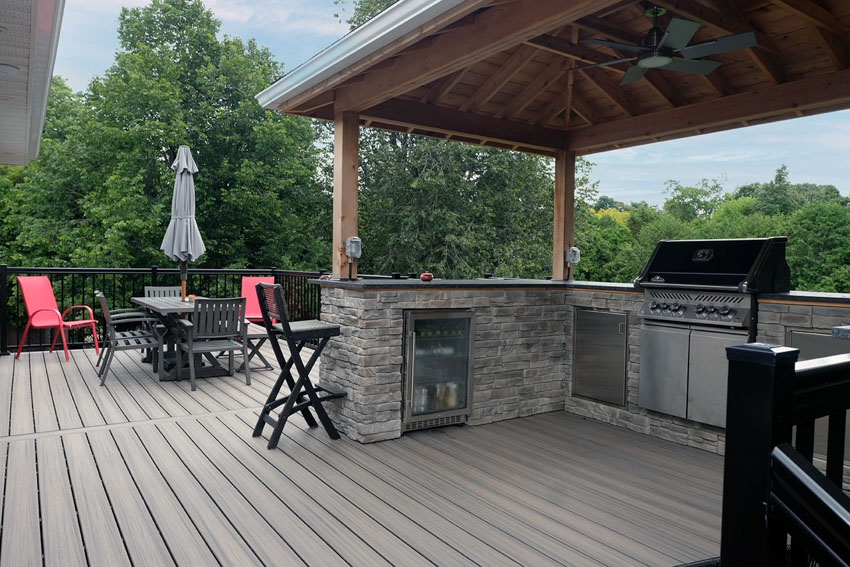 outdoor kitchen on high deck freelton