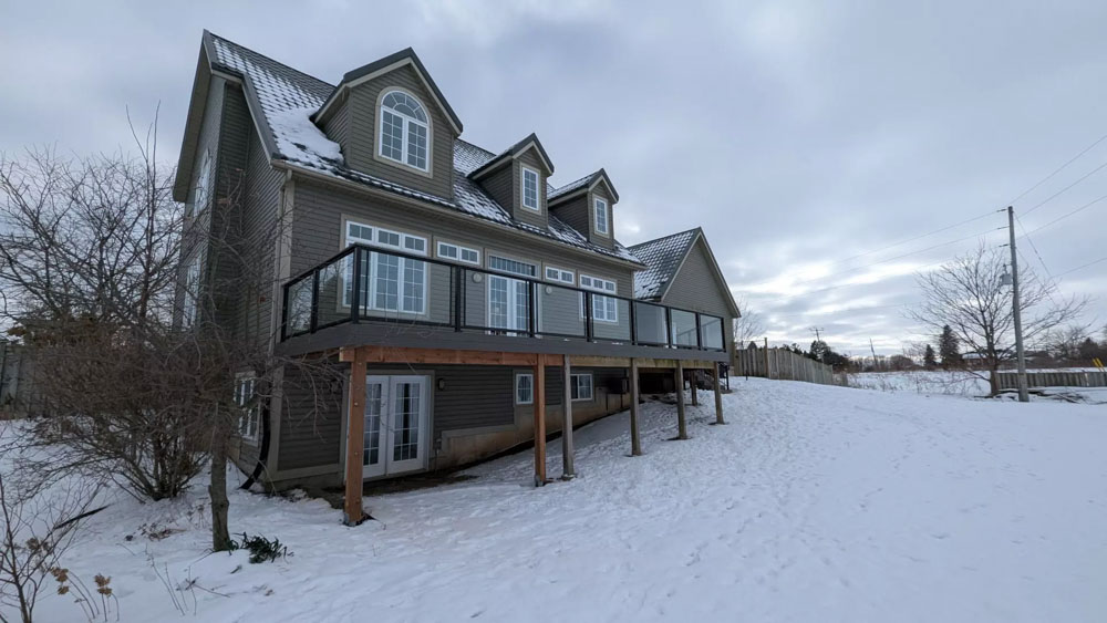 composite deck in winter