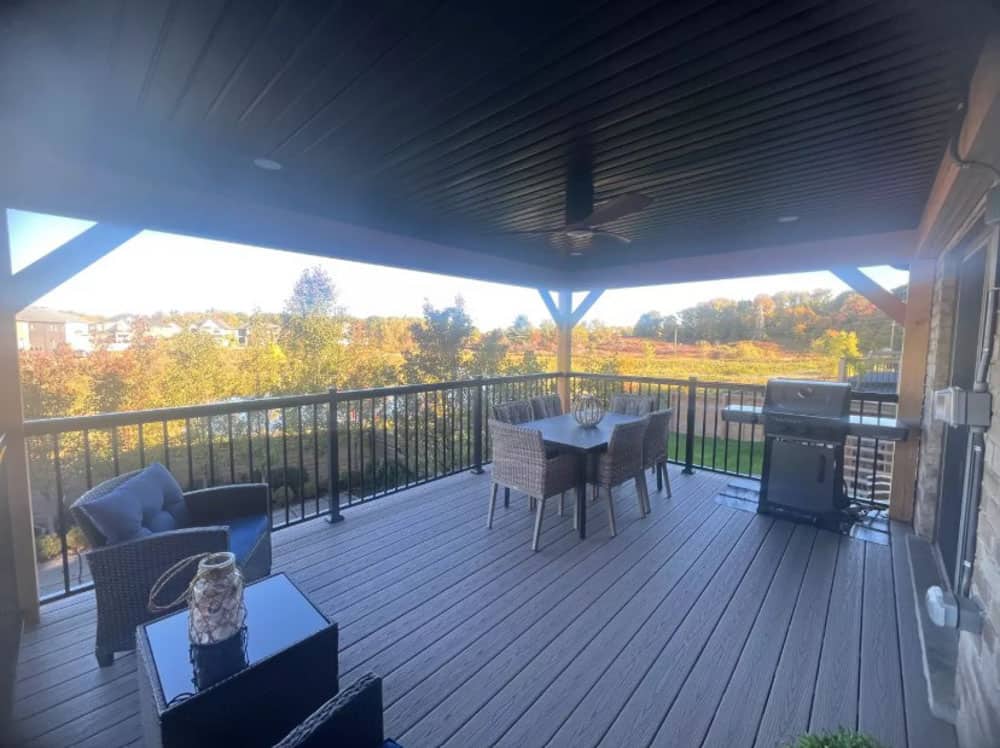covered fiberon deck in Ancaster, Ontario