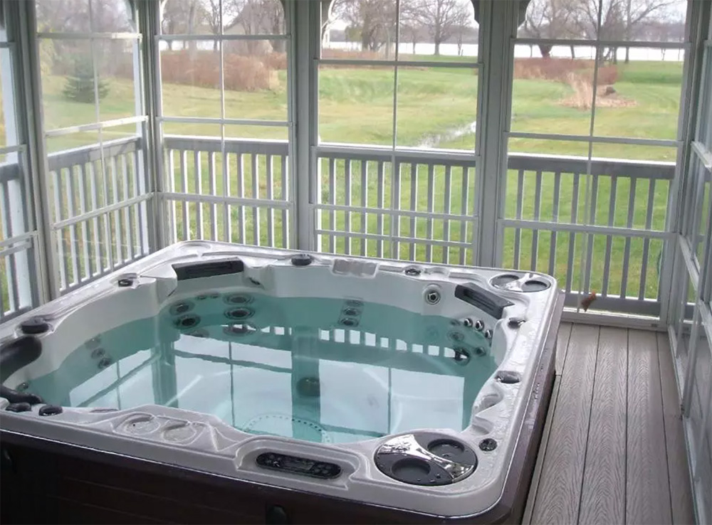 Gazebo with hot tub on pvc decking just off Niagara Parkway