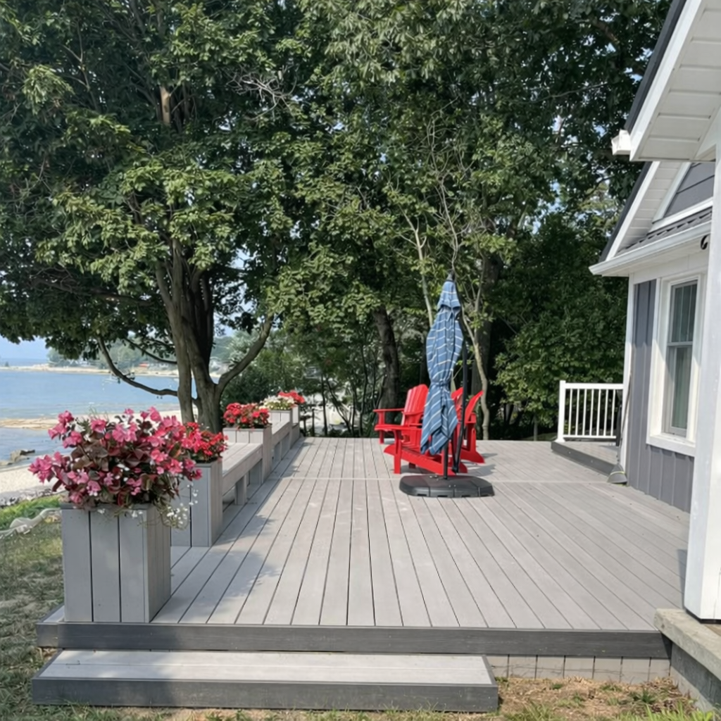 PVC low deck in Port Colborne
