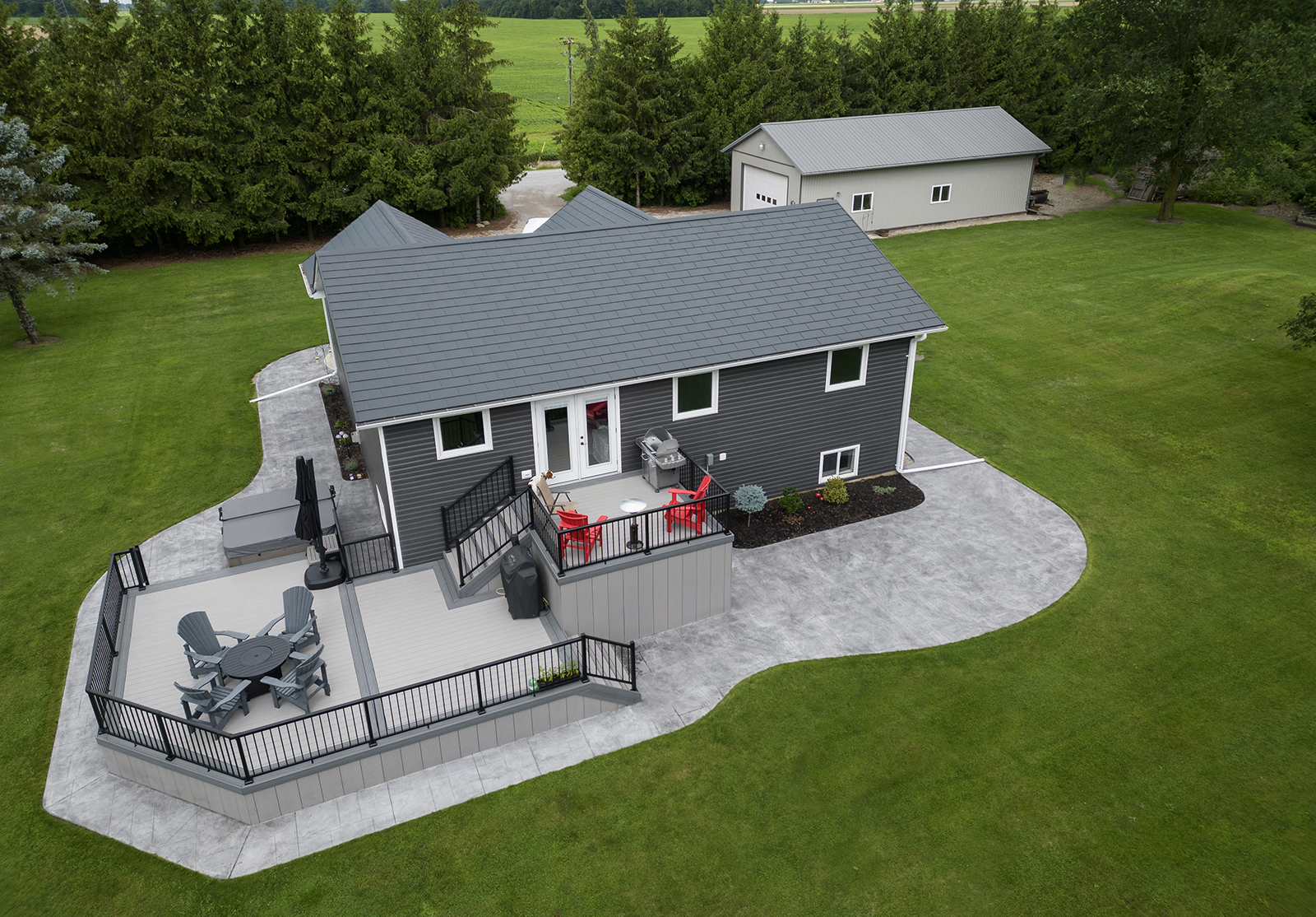 composite deck in rural Ontario